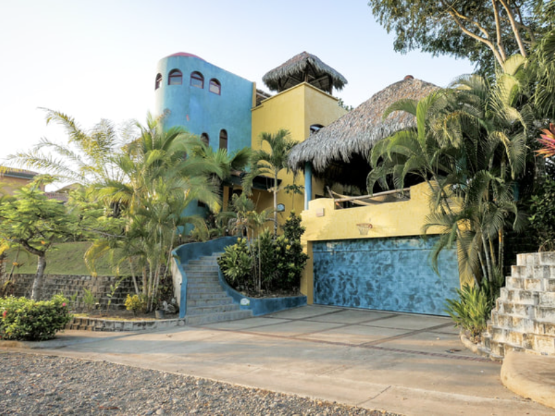 Del Pacifico Estate